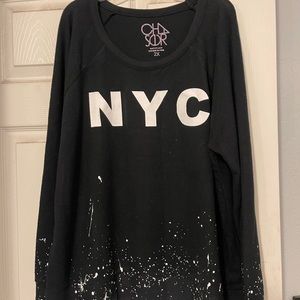 Soft light fleece top NWT purchased at The Rack 🖤